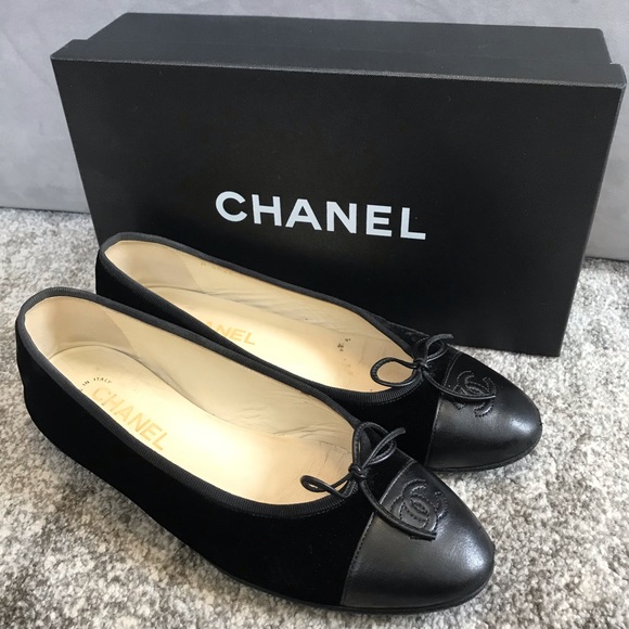 Authentic CHANEL velvet ballet flats - Picture 2 of 8